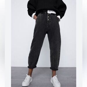 High-Waist Black Pleated Mom Jeans Size Euro 36